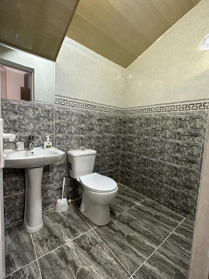 Happy House Apartamento Kʼutʼaisi Exterior foto